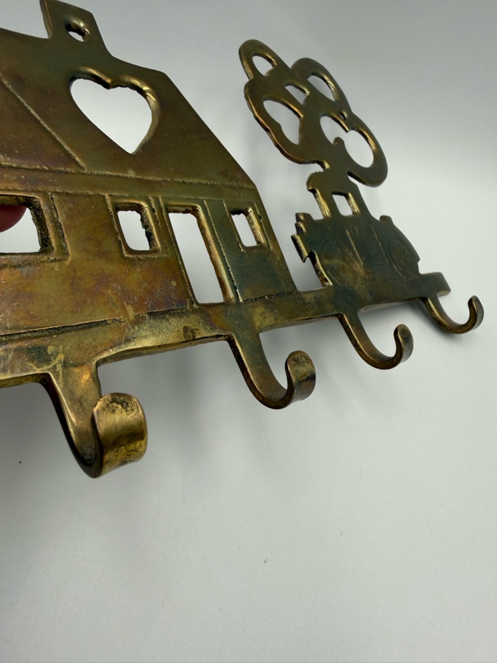VINTAGE SOLID BRASS KEY HOLDER  4 KEY HOOKs  House Tree Car - Picture 5 of 11